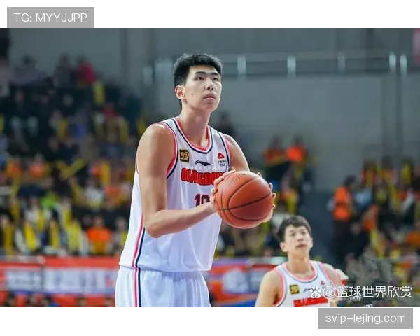 徐昕转会广州后数据全面飙升 场均11.2分8.3篮板迎生涯转折